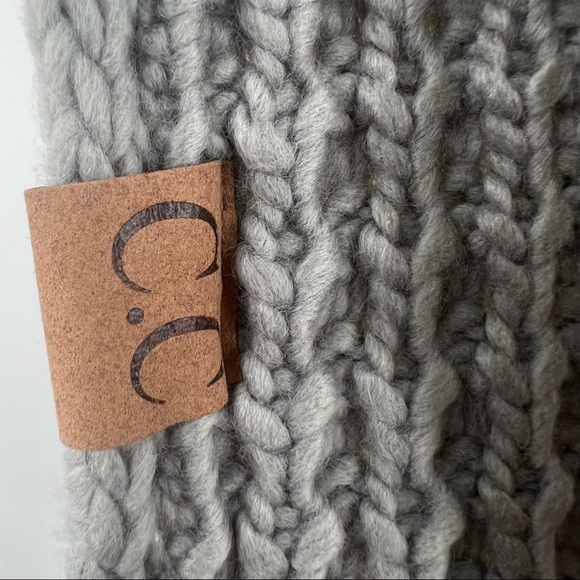 Infinity scarf grey six ways - Picture 9 of 9